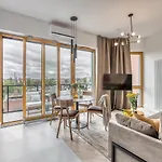 The Motlavian By Renters Prestige