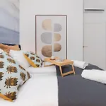 The Motlavian By Renters Prestige Apartament
