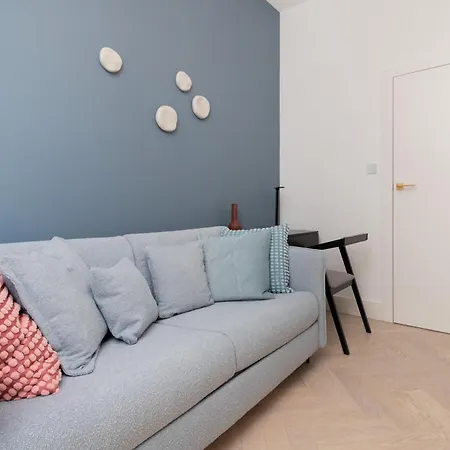 The Motlavian By Renters Prestige *