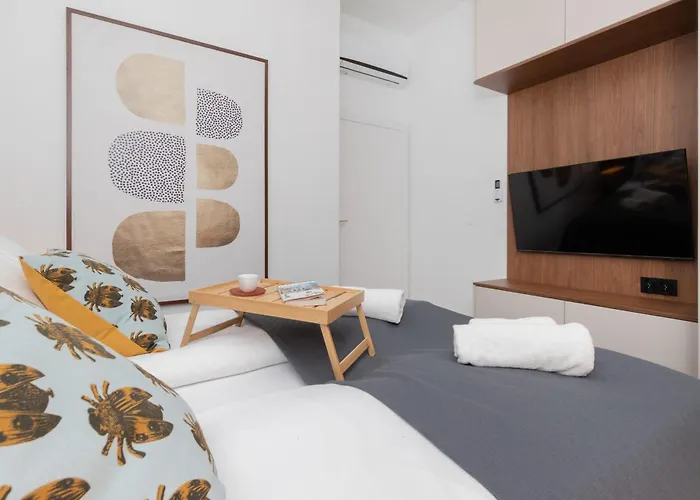 The Motlavian By Renters Prestige Apartman